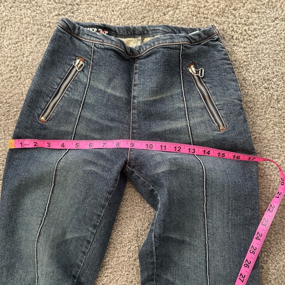 Vintage Blue Denim Jeans with Zipper Detail - Picture 3 of 11